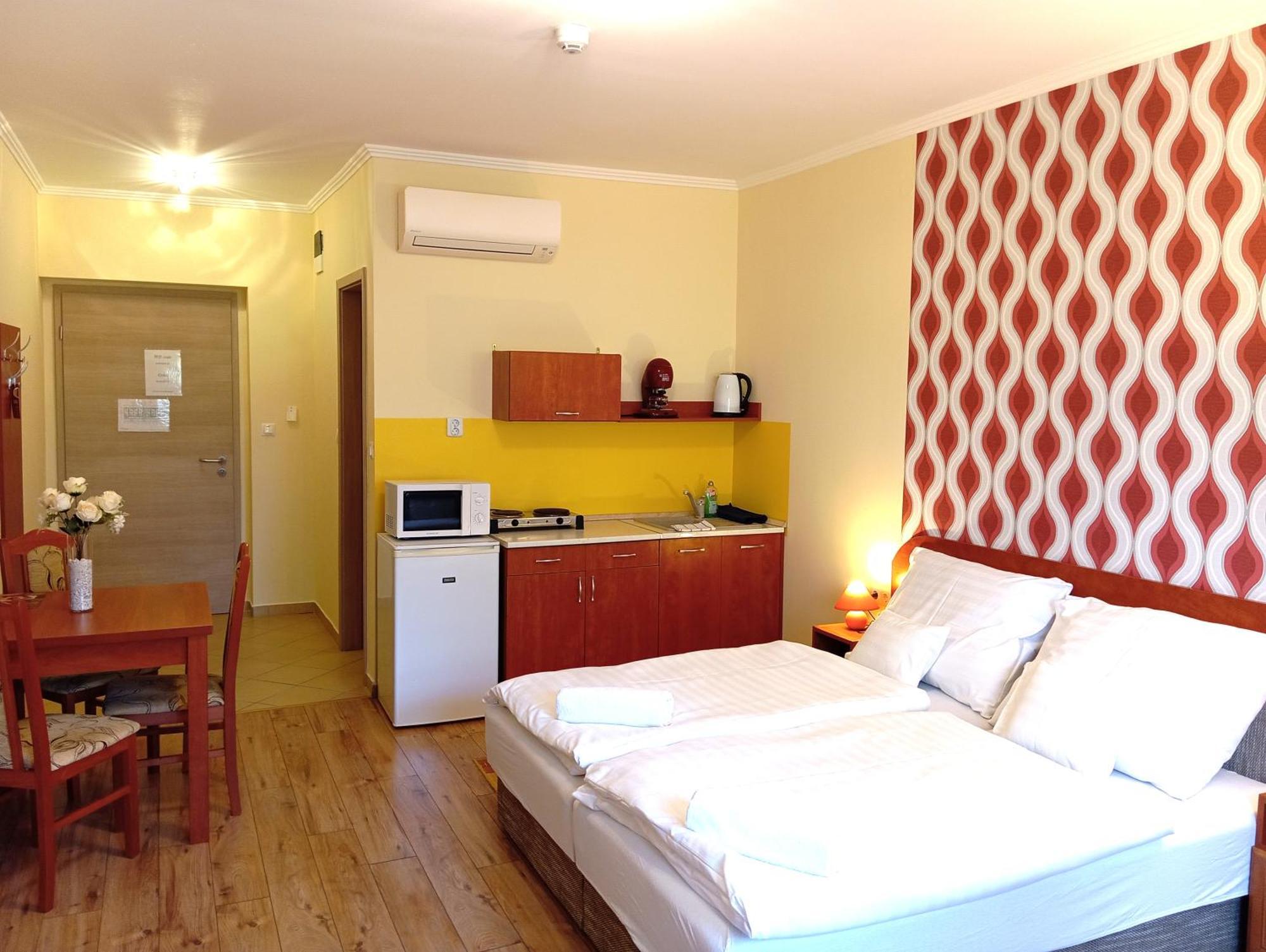 Patak-Party Apartmanok Богач Экстерьер фото