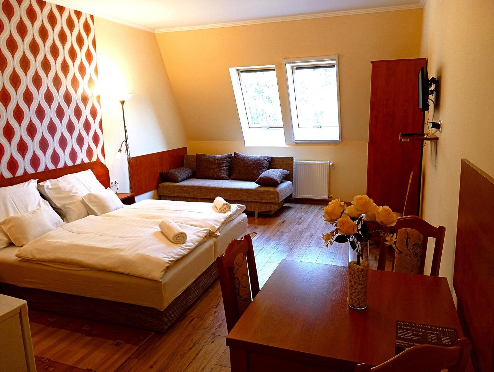 Patak-Party Apartmanok Богач Экстерьер фото