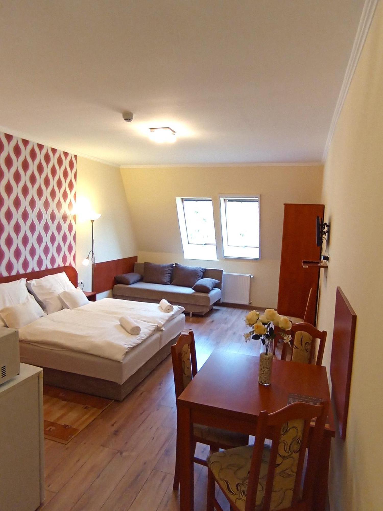 Patak-Party Apartmanok Богач Экстерьер фото