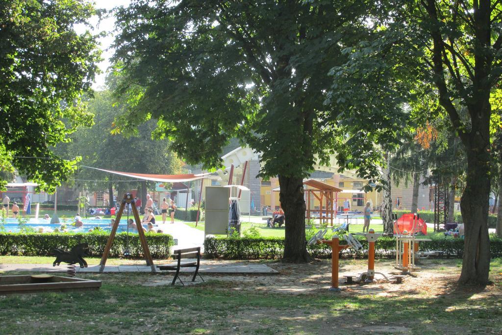 Patak-Party Apartmanok Богач Экстерьер фото