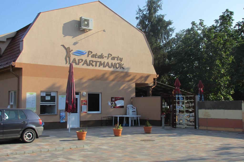 Patak-Party Apartmanok Богач Экстерьер фото